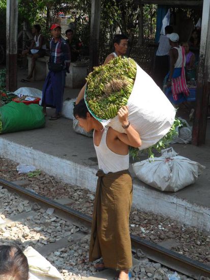 Stopp an einem Gemuesemarkt