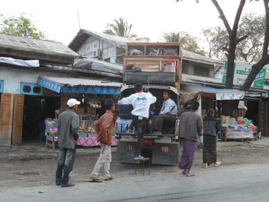 Beim Zwischenstopp - mein Rucksack ist oben in dem Schrank verstaut 