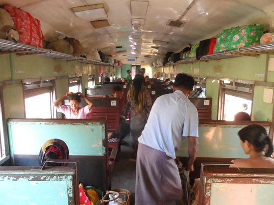 aber immer noch besser als die Holzklasse