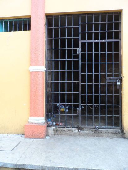 und wer einen ueber den Durst trinkt kommt in die Ausnuechterungszelle