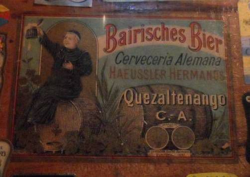 Auch heute wird in Quetzaltenago noch Hefeweizen gebraut. Musste ich als Deutscher natuerlich sofort probieren. Fuer ein guatemaltekisches Weizenbier echt supi
