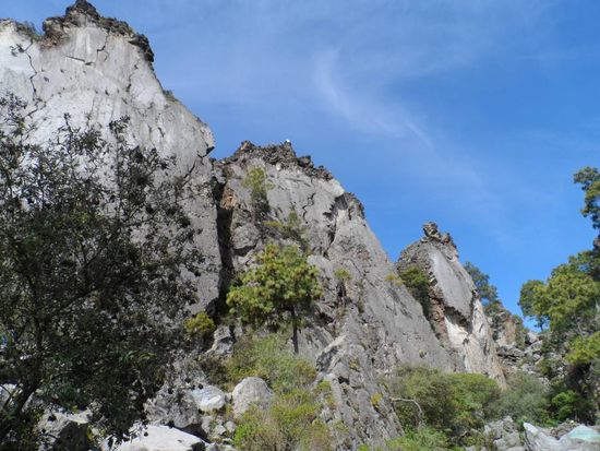 Geschafft - zumindest bis zum Fuss der Felswand 