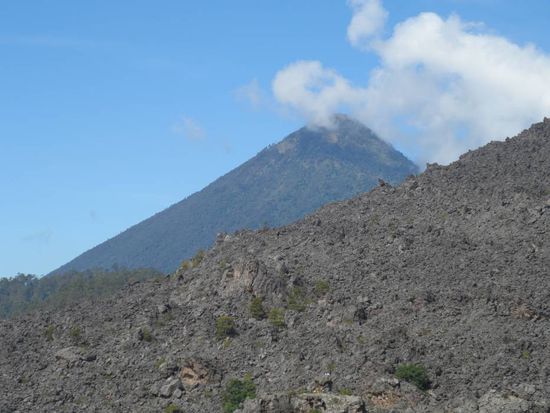 Im Hintergrund mal wieder der Vulkan Santa Maria