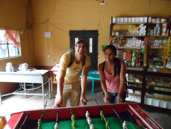 Beim kickern (heisst auf englisch und spanisch uebrigens Fussball) mit Cindy