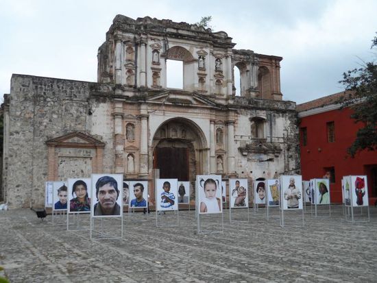 Fotoausstellung zum Thema "Wir sind zwar alle unterschiedlich, haben aber die gleichen Rechte"