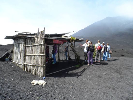 Der wohl hoechste Shop Mittelamerikas (oder sogar der Welt?) - der Lava Shop mit Schmuck aus Lava