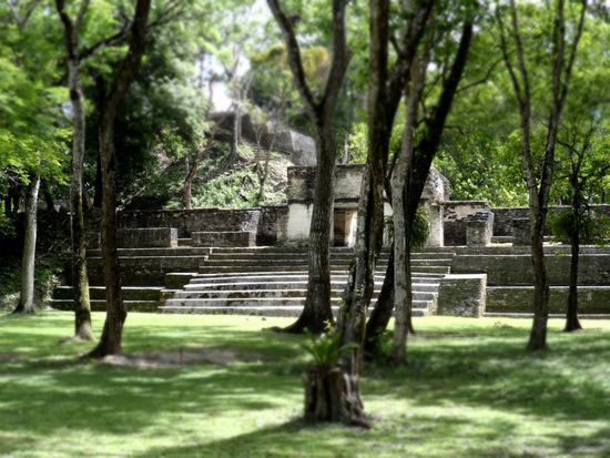 Maya Ruinen "Cahal Pech"