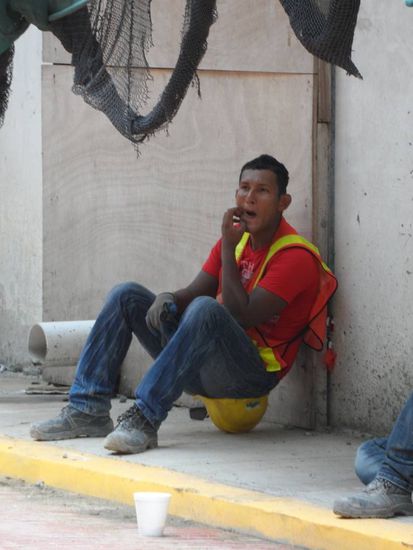 ....aber dafuer wird an jeder Ecke gebaut