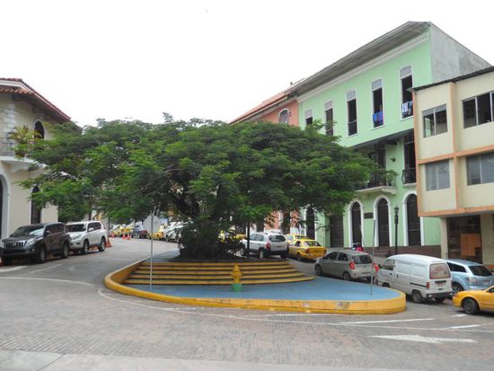 Altstadt - ohne Hochhaeuser......