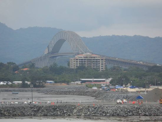 Bruecke ueber den Panamakanal