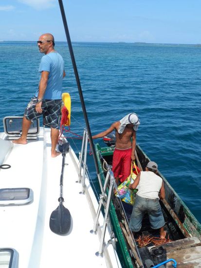 Fabian beim Langustenkauf