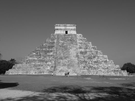 zum Groessenvergleich mal mit ein paar Touris im Vordergrund