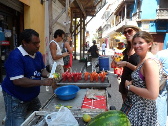 Erstmal lecker Obst zum Fruehstueck
