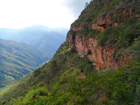 und nochmal von etwas naeher - Hier befinden sich ueber 100 Routen (Sandstein)