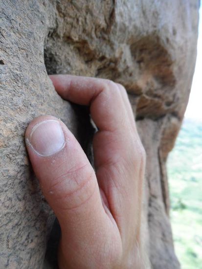 Endlich mal ein guter Griff. Hier ist zwar von 5.7 bis 5.14 einiges im Angebot, aber im Vergleich zu den Felsen in Guatemala und Panama sind die Routen hier deutlich schwieriger (Guatemala 5.9 = Kolumbien 5.7/5.8)