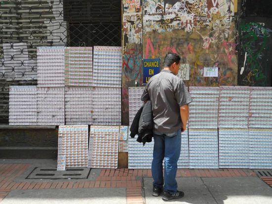 Die Kolumbianer stehen total auf Gluecksspiel (hier Lotterie)