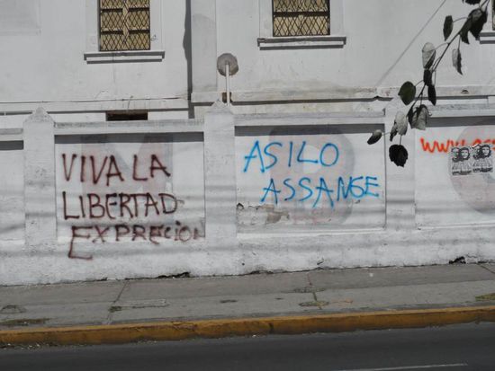 Ach ja, was ist eigentlich aus dem Herrn Assange geworden?