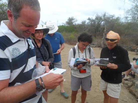 Beim lesen fremder Postkarten