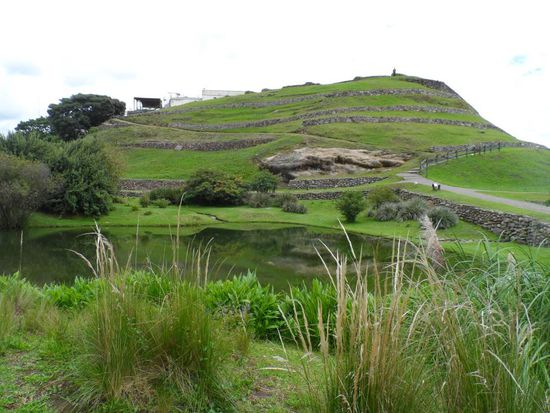 Ruinen einer antiken Siedlung direkt hinter dem Museum