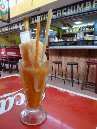 Mhhhh und zum Abschluss noch ein Mangoeis mit frischen Mangos....