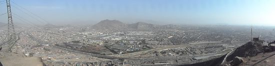 Haeuser so weit man gucken kann (wegen dem Dauer"nebel" nicht soooo wirklich weit)