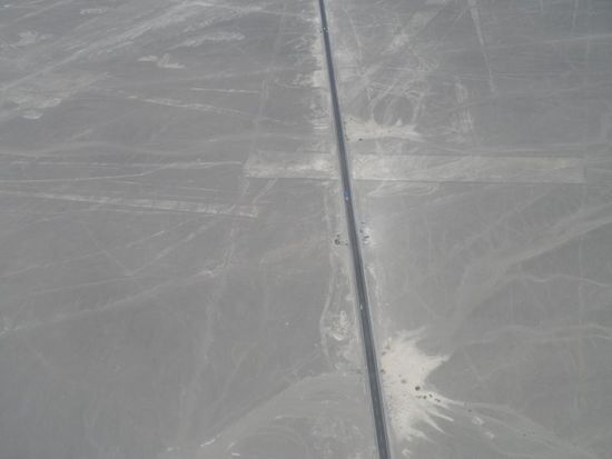 Die Panamericana - mitten durch die Nazcalinien