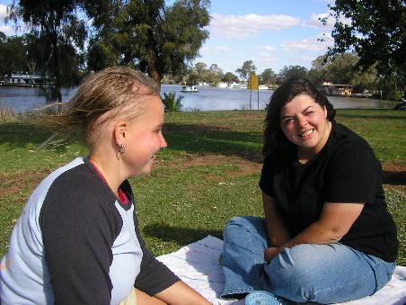 Mit Heide und Susanne am Fluss