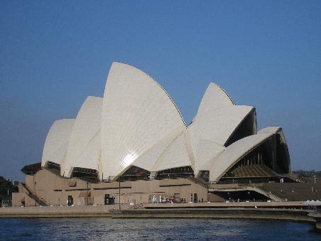 Hatten wir ja schon lang nicht mehr, fuer alle dies noch nicht wissen, das ist das Sydney Opera House...