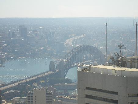 und die Harbour Bridge, hier von oben.
