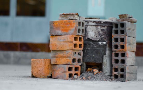 so wie ich (marcel) es verstanden habe, kann hier jeder auf dem Markt etwas einkaufen und dann sein eigenes Süppchen kochen