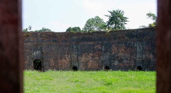 eine Art Gladiatorenarena, wo der damalige König Elefanten gegen Tiger antreten ließ.