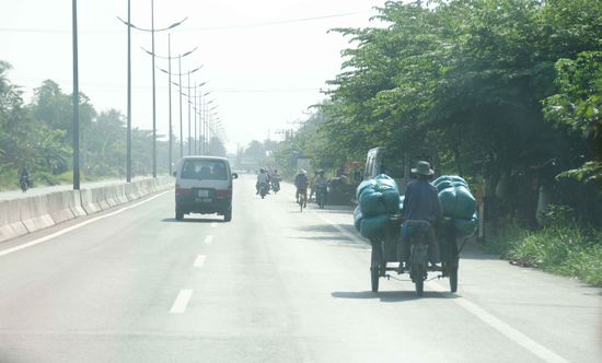 auf dem highway in der Nähe von Saigon