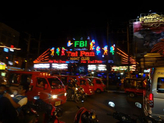 Eine der Tausend Bars in Patong