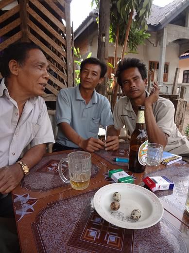 Meine erste laotische Gesellschaft
