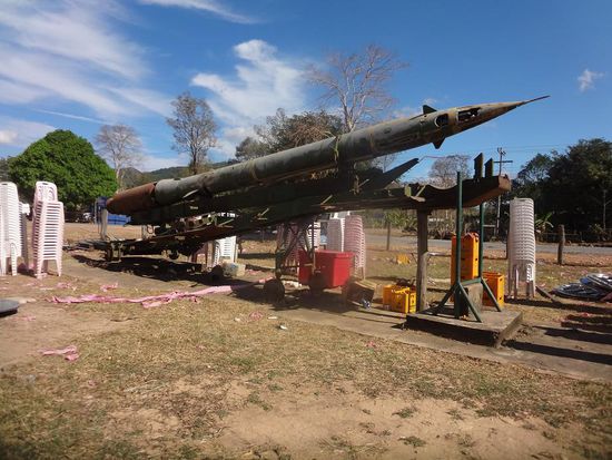 Russische Rakete vom Vietnamkrieg. Auch Laos wurde bombardiert