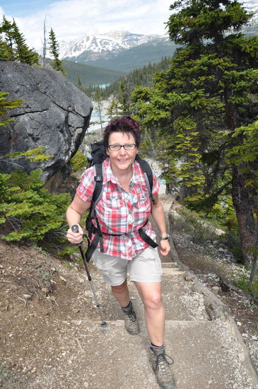 Im Hintergrund ist der Bow Lake zu sehen