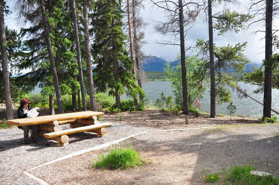Erika entspannt mal in der Sonne, und futtert Erdnüsse. 