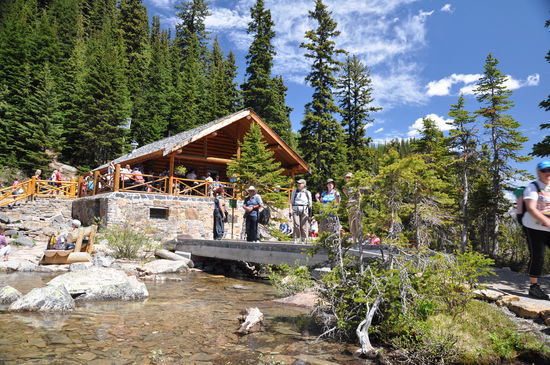 Teahouse Lake Agnes