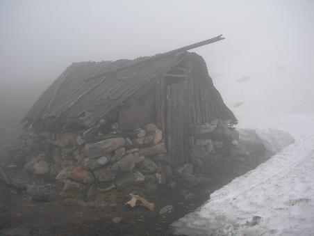 diese Hütte bot auch nich wirklich viel Schutz