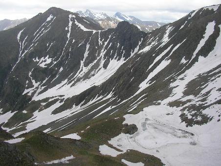 unseren geplanten Weg konnten wir leider nich gehen.. zu viel Schnee.. und der Bergsee (rechts unten), auf den wir uns so gefreut hatten... leider gefroren... ;(