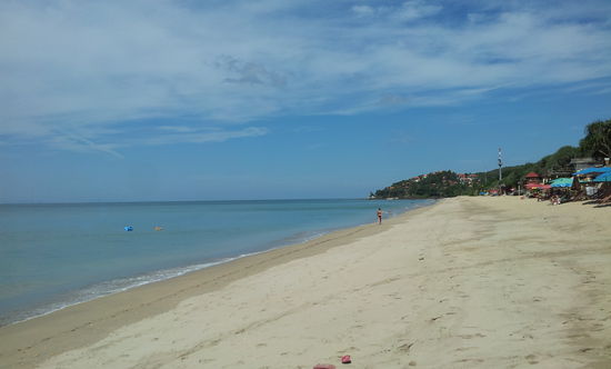 Long Beach im Westen... sehr lang und wenig los!
Hier ist allgemein nicht so viel los wie auf der Partyinsel PP od so, viel ruhiger.
Die Straßen hier haben auch viele Schlaglöcher und Steigungen von bis zu 19%. Also ist Vorsicht geboten beim Fahren, macht aber viel Spaß!