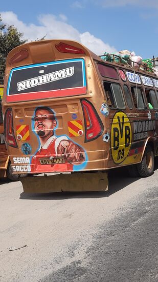 ....das coolste aber der BVB-Bus 
