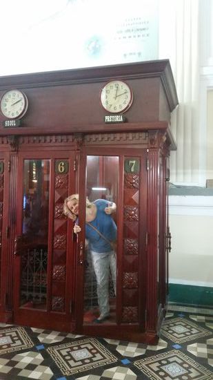 Alte Telefonkabel im alten Postamt