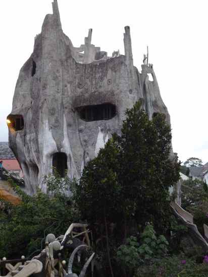 Teile vom "Crazy house" in Da Lat.
