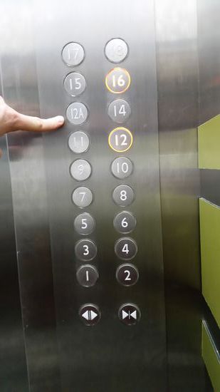 Aberglaube ist auch ein Glaube .  Wir wohnen zum Glück in 12 und nicht in 12A 