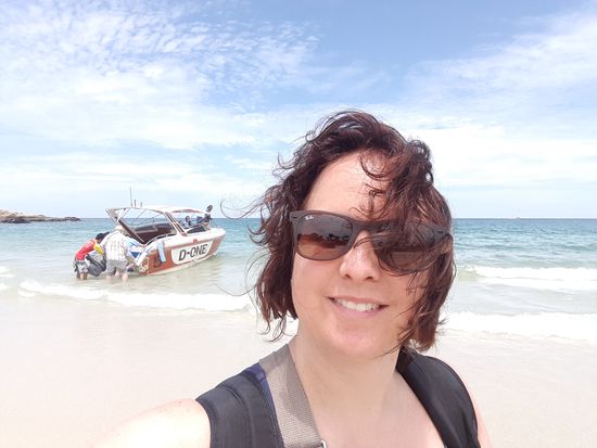 Wasserlandung mit Ausblick auf traumhafte vier Tage! 
@Eddie: Von der Speedbootfahrt Ko Mak/2011 hab ich gelernt: Zielstrebig hab ich mir einen Platz ganz hinten ergattert 