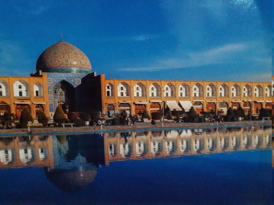 Platz des Imam mit Blick auf die Moschee "Sheikh-Lotfollah" - eine besondere Moschee, da sie kein Minarett trägt.