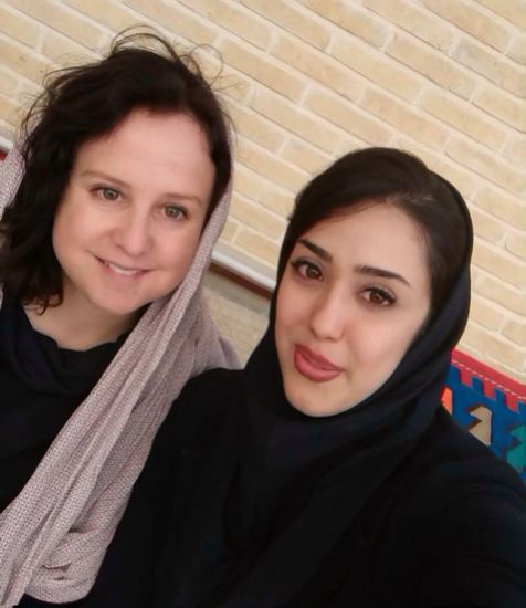 Fariba vom traditionellen Hotel Sirah Hostel und ich - ein letztes Foto und mein erstes "goodbye".