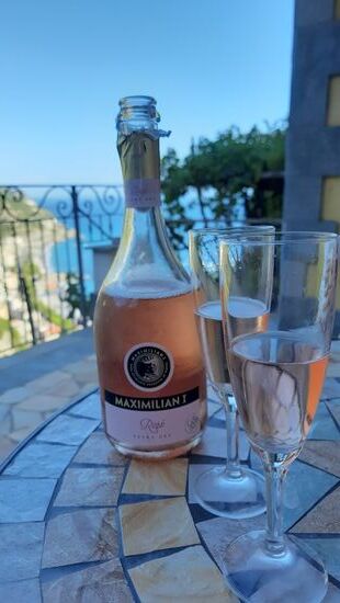 Darauf erstmal ein großes Glas Wein