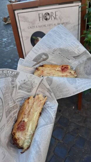 Mittagssnack: Napoletanischer "Pizzastrudel"